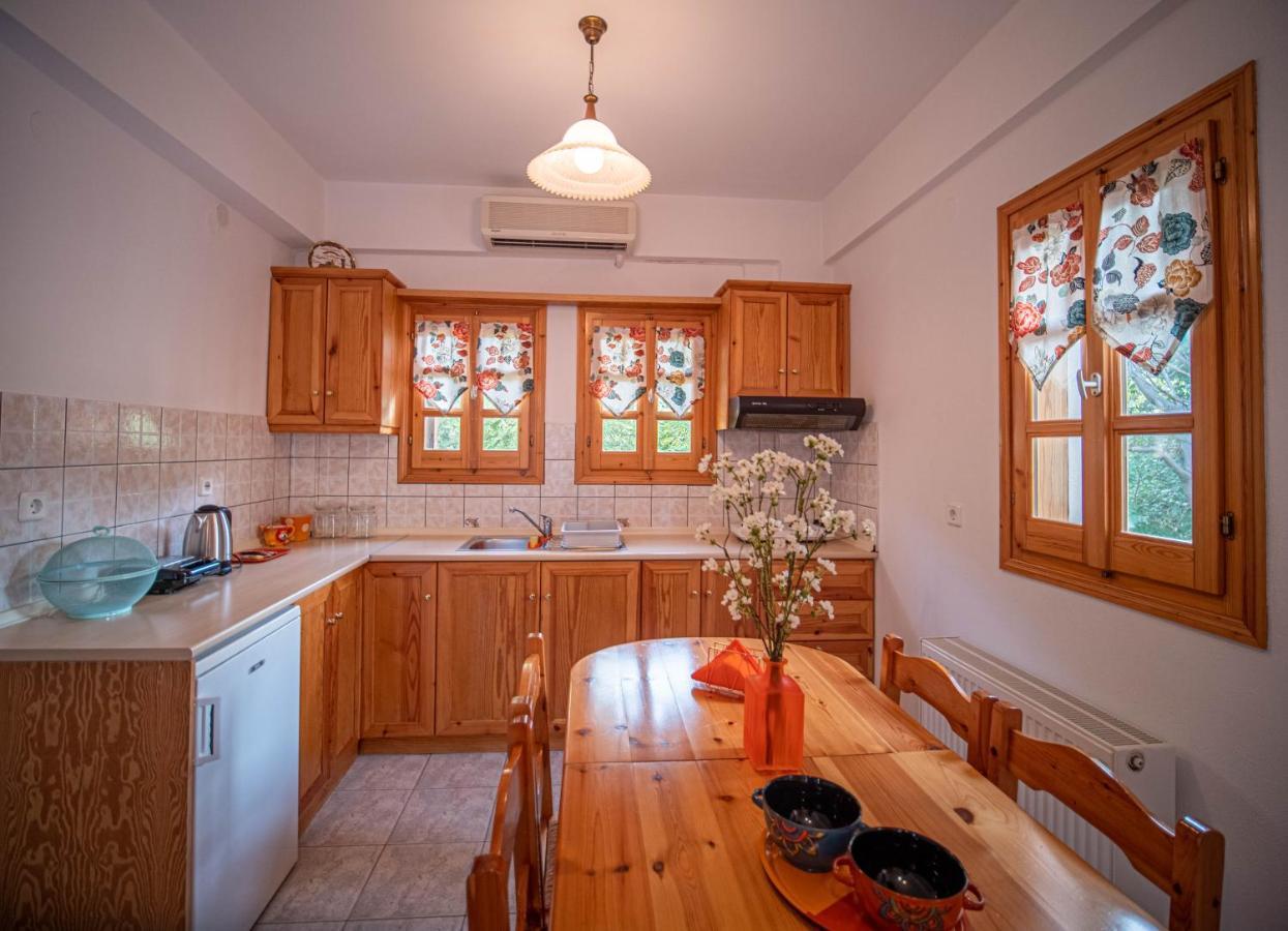 Orange House For Big Families In Damouchari - Delicious Houses Екстериор снимка