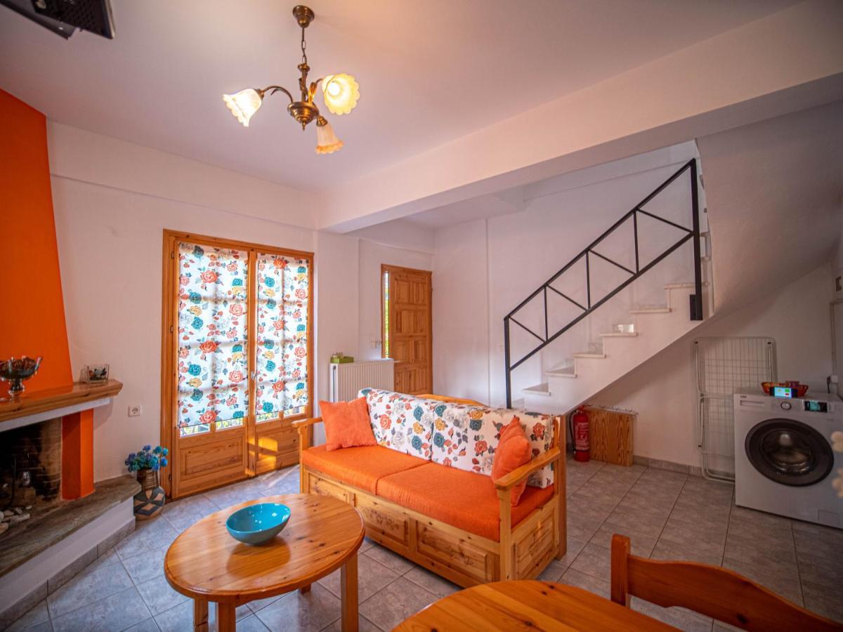 Orange House For Big Families In Damouchari - Delicious Houses Екстериор снимка
