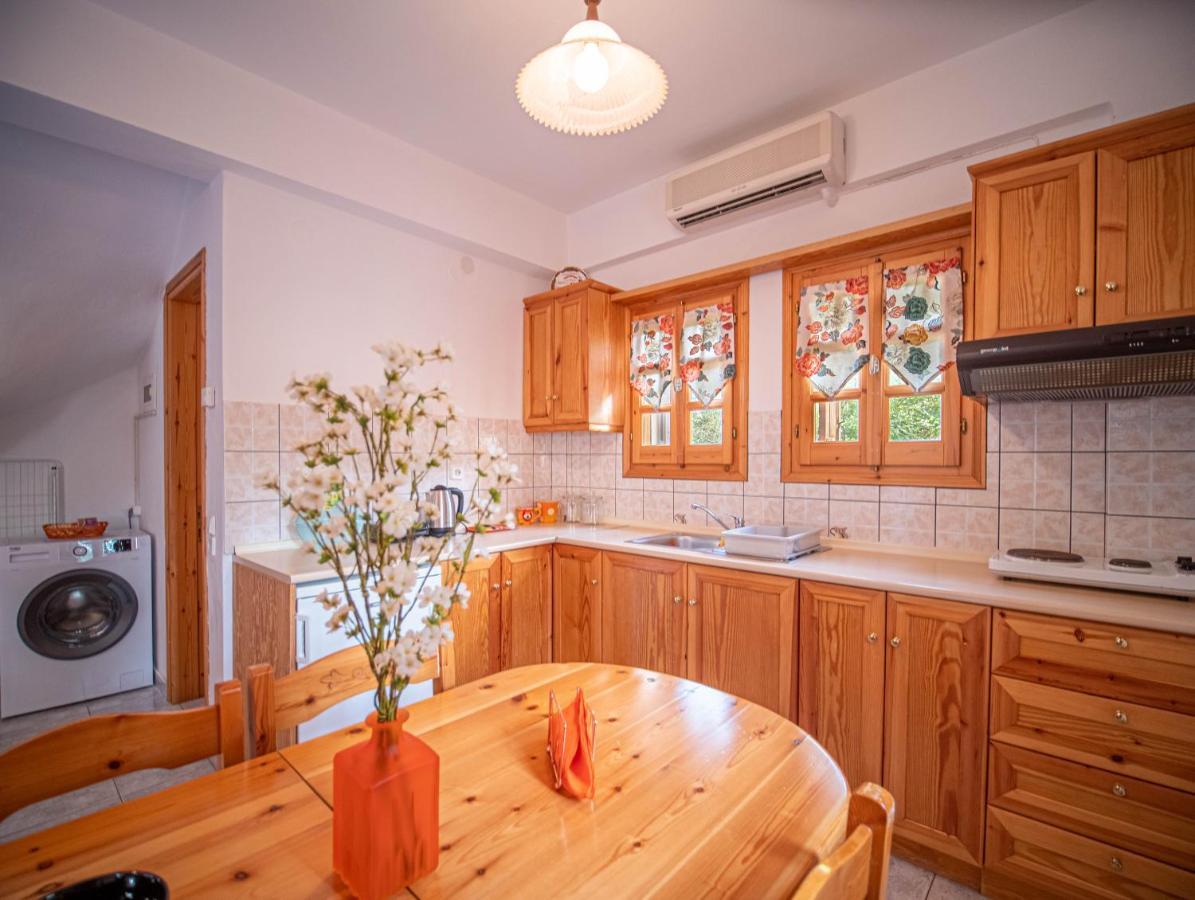 Orange House For Big Families In Damouchari - Delicious Houses Екстериор снимка