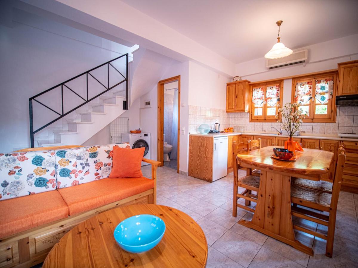 Orange House For Big Families In Damouchari - Delicious Houses Екстериор снимка