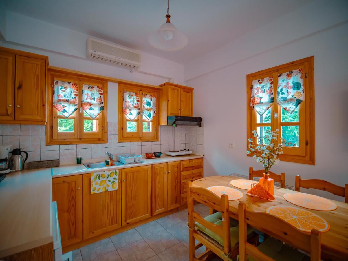 Orange House For Big Families In Damouchari - Delicious Houses Екстериор снимка