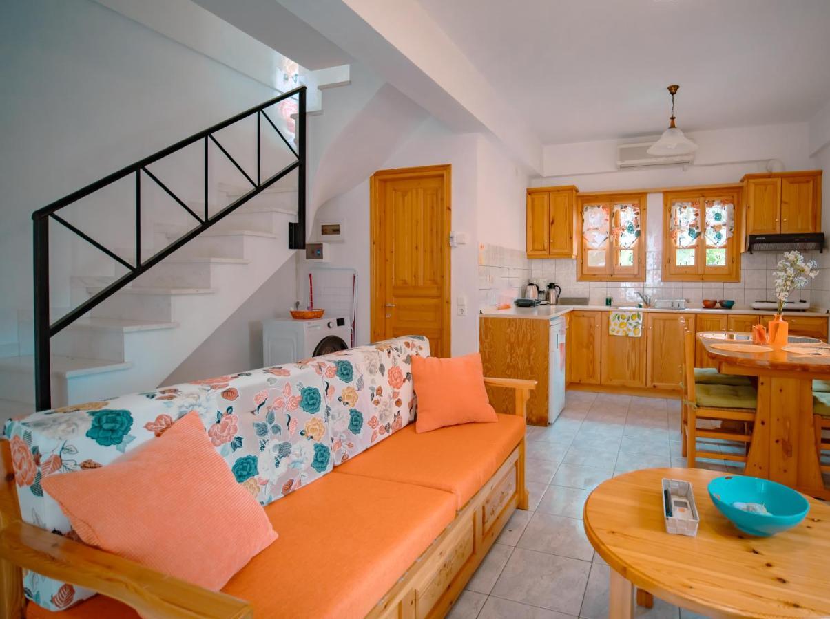 Orange House For Big Families In Damouchari - Delicious Houses Екстериор снимка
