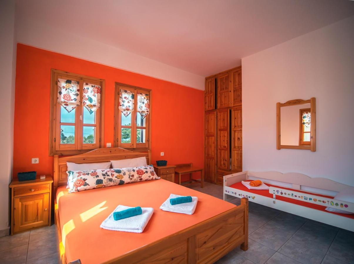 Orange House For Big Families In Damouchari - Delicious Houses Екстериор снимка