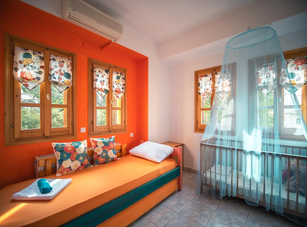 Orange House For Big Families In Damouchari - Delicious Houses Екстериор снимка