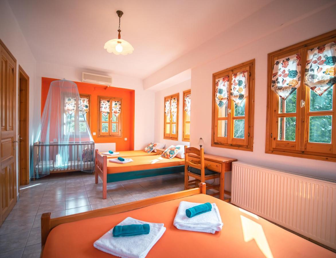 Orange House For Big Families In Damouchari - Delicious Houses Екстериор снимка