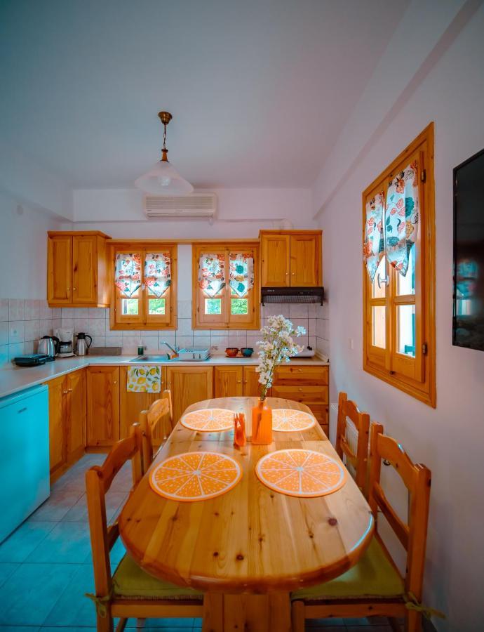 Orange House For Big Families In Damouchari - Delicious Houses Екстериор снимка